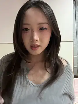 Snapshot of Alice-babyone chatting on May 11, 2026, 2:45 pm Alice-babyone online show from May 11, 2026, 2:45 pm