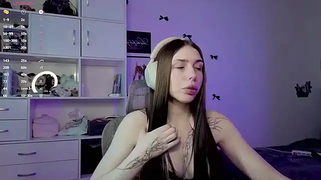 Snapshot of JustEvalove chatting on March 30, 2026, 12:28 pm JustEvalove online show from March 30, 2026, 12:28 pm