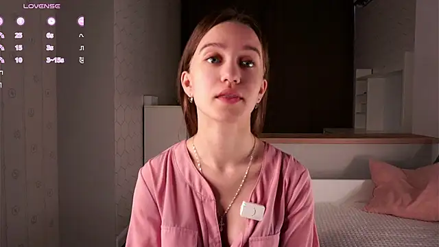 sinfulThea online show from May 8, 2026, 11:04 am