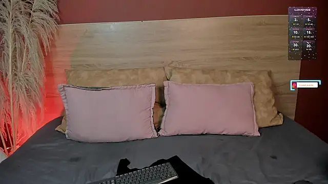 Snapshot of crystal_arlette_ chatting on April 18, 2026, 12:09 pm crystal arlette online show from April 18, 2026, 12:09 pm