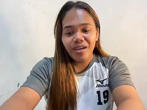 Snapshot of yourhotwild_bella chatting on July 24, 2026, 5:33 pm yourhotwild bella online show from July 24, 2026, 5:33 pm