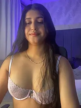 Snapshot of AngelCheerry_ chatting on April 9, 2026, 11:48 am AngelCheerry online show from April 9, 2026, 11:48 am