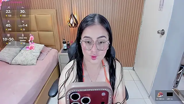Snapshot of SAMANTHAFIORE2 chatting on May 26, 2026, 7:43 pm SAMANTHAFIORE2 online show from May 26, 2026, 7:43 pm