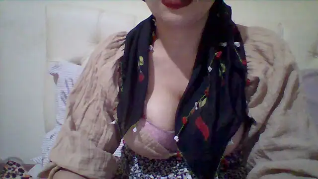 Snapshot of busex25 chatting on June 9, 2026, 8:53 pm busex25 online show from June 9, 2026, 8:53 pm