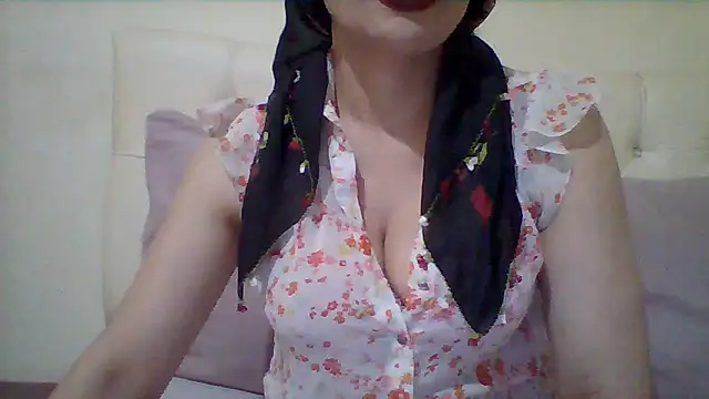 Snapshot of busex25 chatting on June 18, 2026, 9:30 pm busex25 online show from June 18, 2026, 9:30 pm