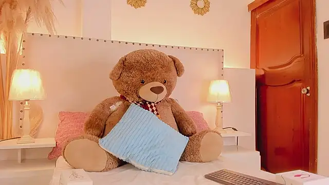 Snapshot of madisson__Stone chatting on May 16, 2026, 10:41 pm madisson Stone online show from May 16, 2026, 10:41 pm