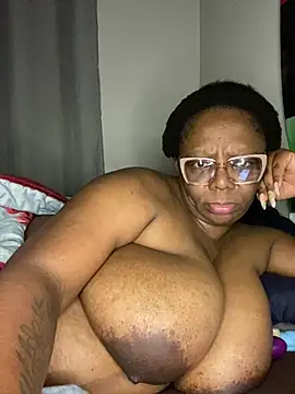 BoobsQueeen online show from July 23, 2026, 3:54 pm
