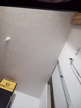 Snapshot of miguellccadena chatting on April 12, 2026, 5:12 am miguellccadena online show from April 12, 2026, 5:12 am