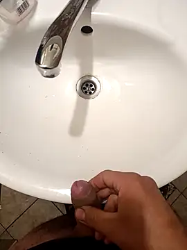 Snapshot of adams0224 chatting on April 2, 2026, 9:01 pm adams0224 online show from April 2, 2026, 9:01 pm