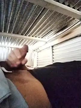 Snapshot of RealBigDickBoy chatting on April 7, 2026, 6:25 am RealBigDickBoy online show from April 7, 2026, 6:25 am