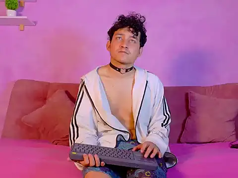 eros fangs online show from April 5, 2026, 1:52 pm