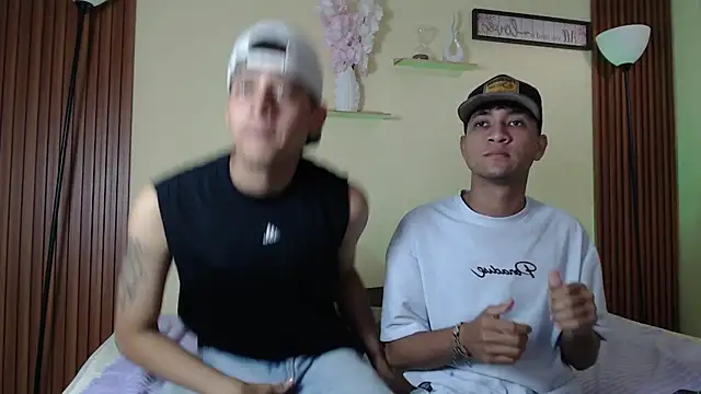 TwoHotTrouble  online show from March 30, 2026, 10:00 pm