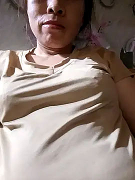 Snapshot of Vily-lonely chatting on April 8, 2026, 2:28 pm Vily-lonely online show from April 8, 2026, 2:28 pm