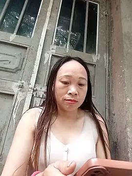 Vily-lonely online show from May 18, 2026, 4:40 am