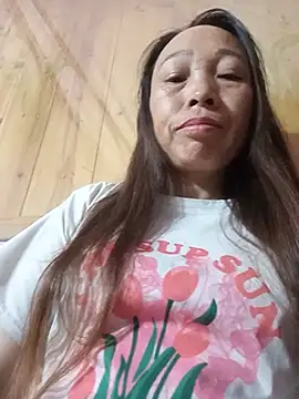 Snapshot of Vily-lonely chatting on August 3, 2026, 9:37 am Vily-lonely online show from August 3, 2026, 9:37 am