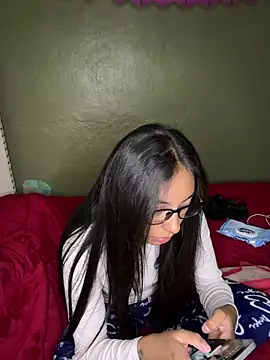Snapshot of VelvetPrive14 chatting on June 27, 2026, 7:35 am VelvetPrive14 online show from June 27, 2026, 7:35 am
