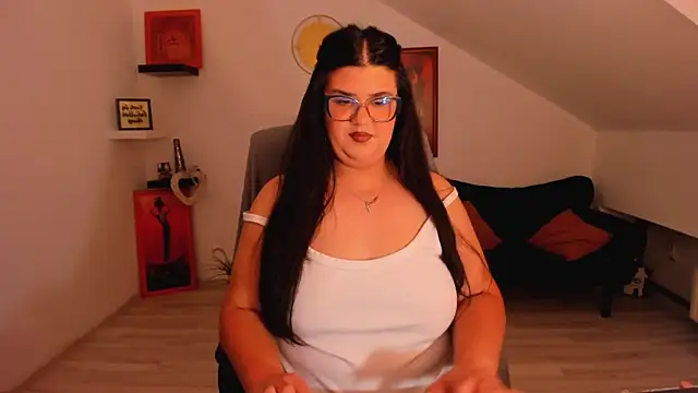 MariyaWill online show from May 4, 2026, 9:00 pm
