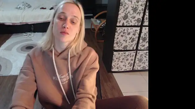 Snapshot of Sweet_hot_shrmp chatting on May 28, 2026, 12:24 pm Sweet hot shrmp online show from May 28, 2026, 12:24 pm