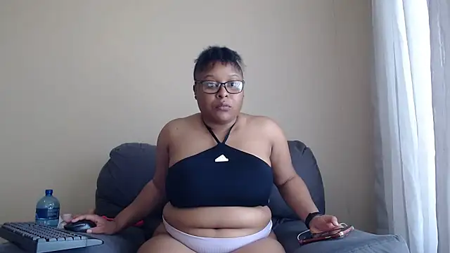 xxZoeyx online show from March 13, 2026, 7:04 am