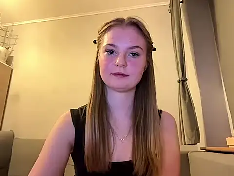 Snapshot of MargaretCutegirl chatting on April 13, 2026, 6:35 pm MargaretCutegirl online show from April 13, 2026, 6:35 pm