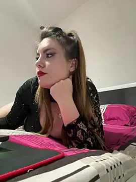 Snapshot of SilkObsession chatting on April 6, 2026, 10:54 pm SilkObsession online show from April 6, 2026, 10:54 pm