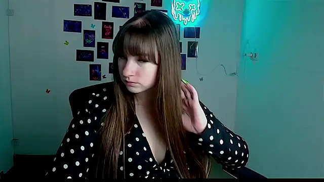 Tiffani Angel online show from May 6, 2026, 5:35 am