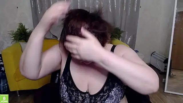 QUEEN02030 online show from May 6, 2026, 1:16 pm
