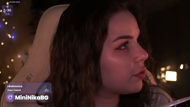  MiniNika  online show from April 16, 2026, 5:36 pm