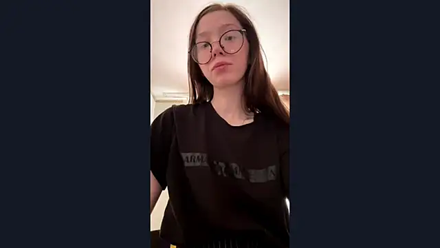 Snapshot of ThornCircuit chatting on April 5, 2026, 12:24 pm ThornCircuit online show from April 5, 2026, 12:24 pm