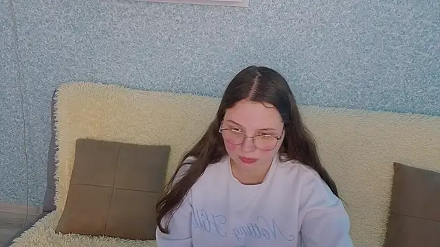 SofiDreamm online show from April 4, 2026, 2:14 pm