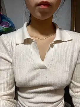 Snapshot of -Tini- chatting on April 1, 2026, 2:25 pm -Tini- online show from April 1, 2026, 2:25 pm