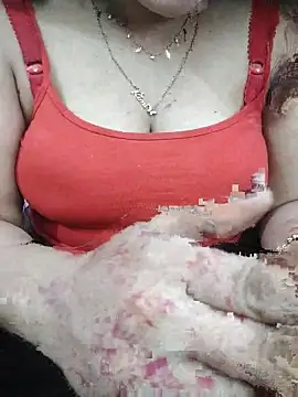 Your Mommy 003 online show from April 3, 2026, 8:51 pm