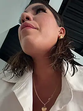 CocoaParadise  online show from April 13, 2026, 10:59 pm