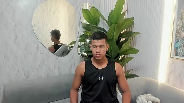 Snapshot of noahdark_ chatting on April 19, 2026, 1:27 am noahdark online show from April 19, 2026, 1:27 am