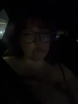 Snapshot of emolove chatting on April 6, 2026, 12:52 am emolove online show from April 6, 2026, 12:52 am