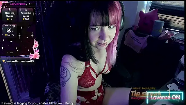 Snapshot of CutieTracer chatting on May 4, 2026, 11:06 am CutieTracer online show from May 4, 2026, 11:06 am