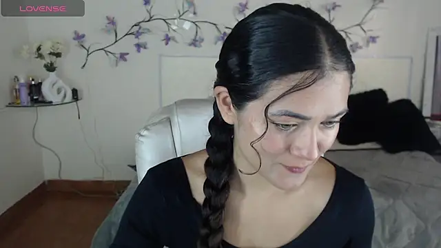 FreyaRouge online show from April 4, 2026, 2:25 pm