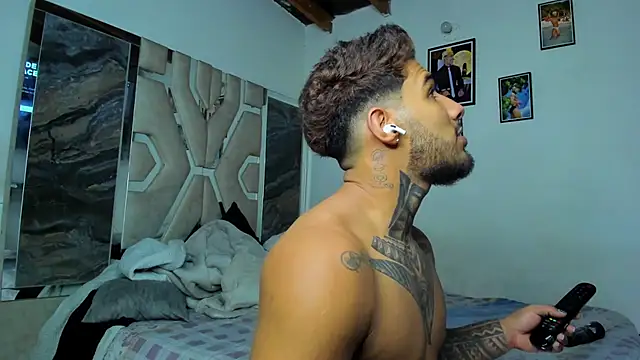 Snapshot of YoiPerezDj chatting on April 1, 2026, 4:46 am YoiPerezDj online show from April 1, 2026, 4:46 am