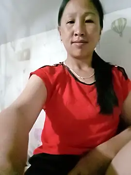 Snapshot of Lisa-aa chatting on May 20, 2026, 10:27 pm Lisa-aa online show from May 20, 2026, 10:27 pm