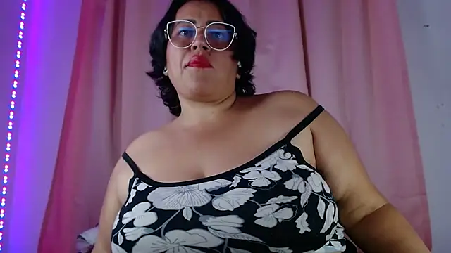 Snapshot of vibeSex1 chatting on April 27, 2026, 7:12 pm vibeSex1 online show from April 27, 2026, 7:12 pm