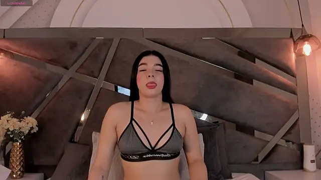 Chloee Parkerr online show from April 24, 2026, 3:53 am