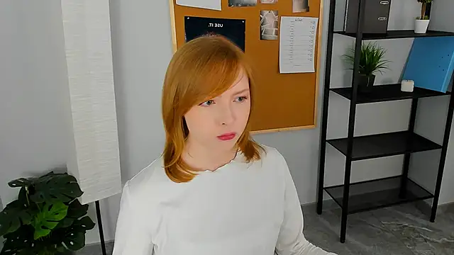 CherryCrushLove online show from April 20, 2026, 6:05 am