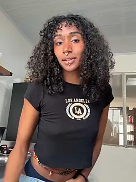 Snapshot of Sun_lynx_Love chatting on April 16, 2026, 6:09 pm Sun lynx Love online show from April 16, 2026, 6:09 pm