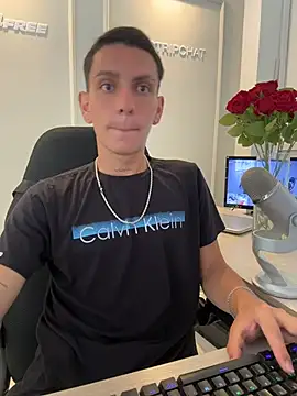Snapshot of Liam_Fiire chatting on July 1, 2026, 1:13 pm Liam Fiire online show from July 1, 2026, 1:13 pm
