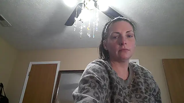 Snapshot of taylorsunshine chatting on April 5, 2026, 3:53 pm taylorsunshine online show from April 5, 2026, 3:53 pm