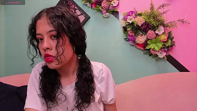Snapshot of Kaira_luxury chatting on June 30, 2026, 6:53 pm Kaira luxury online show from June 30, 2026, 6:53 pm