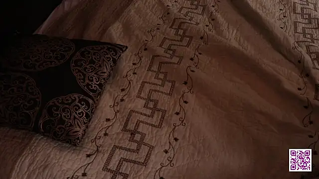 MellowEva online show from April 15, 2026, 7:58 pm