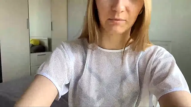 Snapshot of vinniedi chatting on April 6, 2026, 11:44 am vinniedi online show from April 6, 2026, 11:44 am