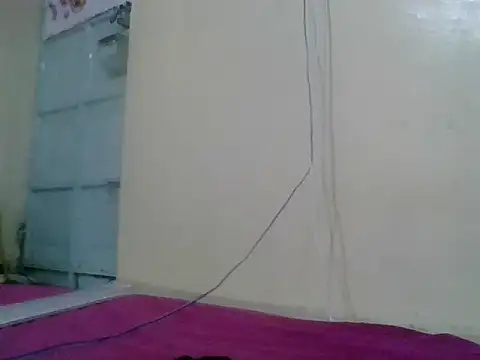 Thandiwe2003 online show from April 30, 2026, 11:27 am
