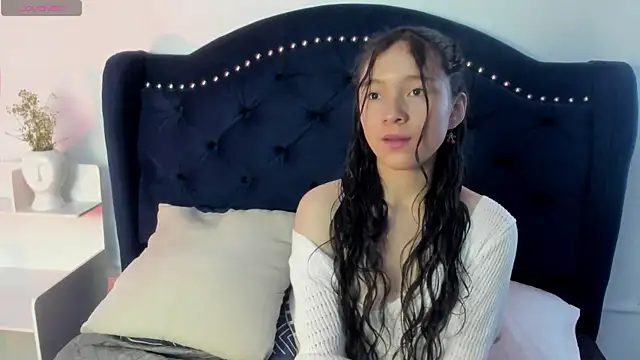 Snapshot of Honney_Bunny18 chatting on April 8, 2026, 2:39 pm Honney Bunny18 online show from April 8, 2026, 2:39 pm